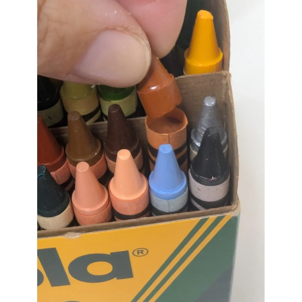 Vintage 1991 Crayola Collector's Colors Limited Edition Tin 64‎ Box & Retired 8